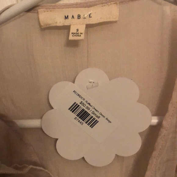 Very cute ruffle dress, got wrong size, tags on - Picture 3 of 3